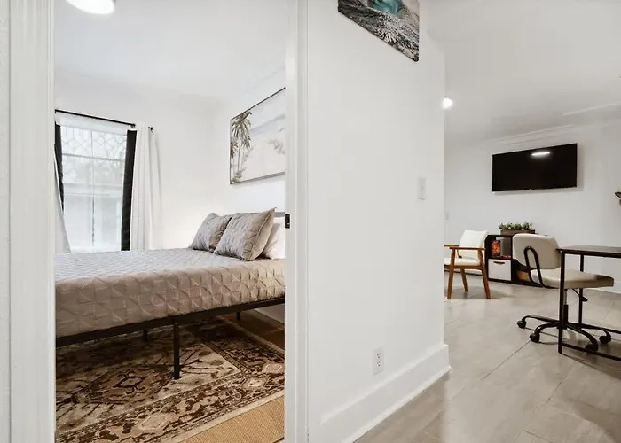 Holiday home Clubhouse Cozy Fast Wi-fi 6 Min From Downtown *