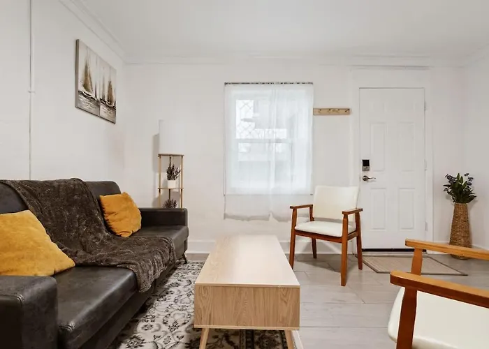 Holiday home Clubhouse Cozy Fast Wi-fi 6 Min From Downtown