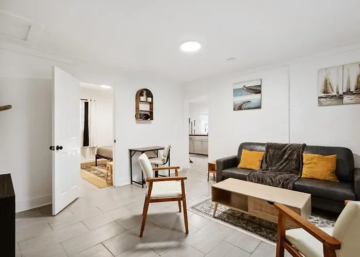Clubhouse Cozy Fast Wi-fi 6 Min From Downtown *