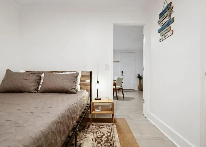 Holiday home Clubhouse Cozy Fast Wi-fi 6 Min From Downtown *